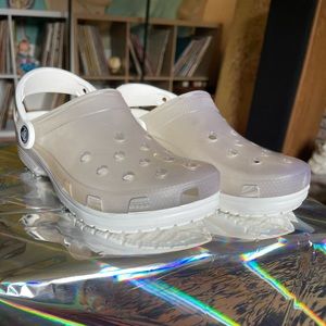 NWOT Crocs Translucent Classic Clog, W8/M6